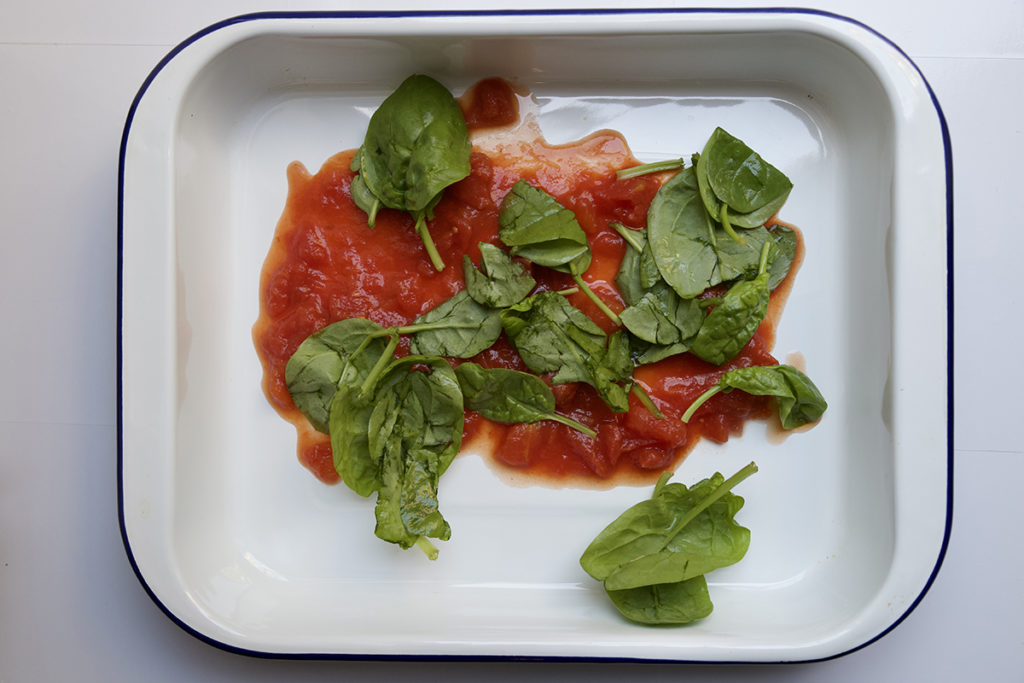 Enchiladas con pomodoro e spinaci