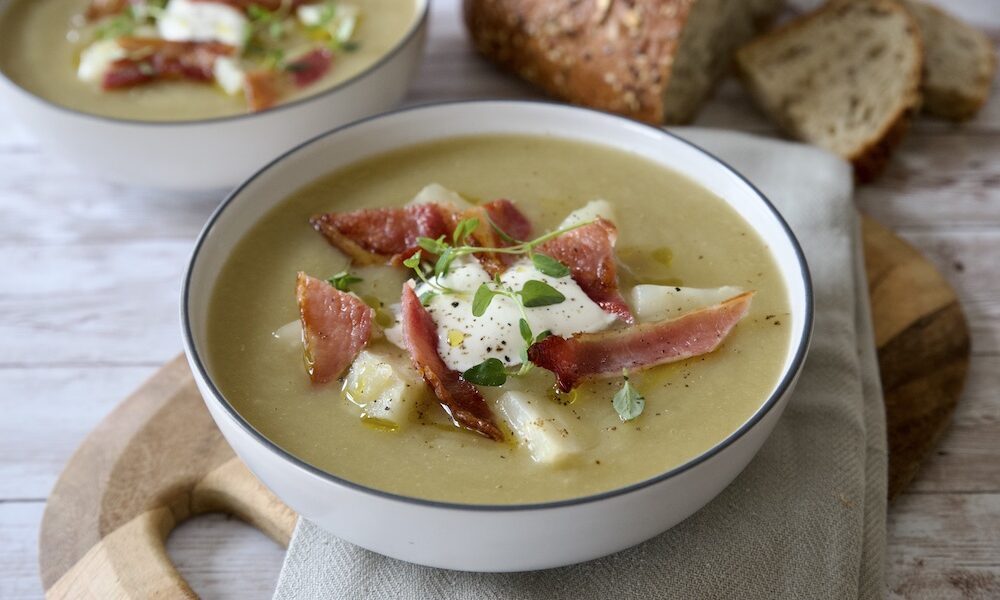 Zuppa di sedano rapa con pancetta croccante